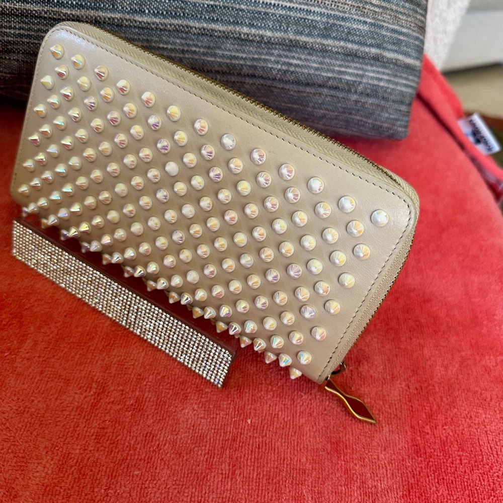 CHRISTIAN LOUBOUTIN STUDDED WALLET CREAM W/IRIDESCENT EUC GORGEOUS - Picture 1 of 12